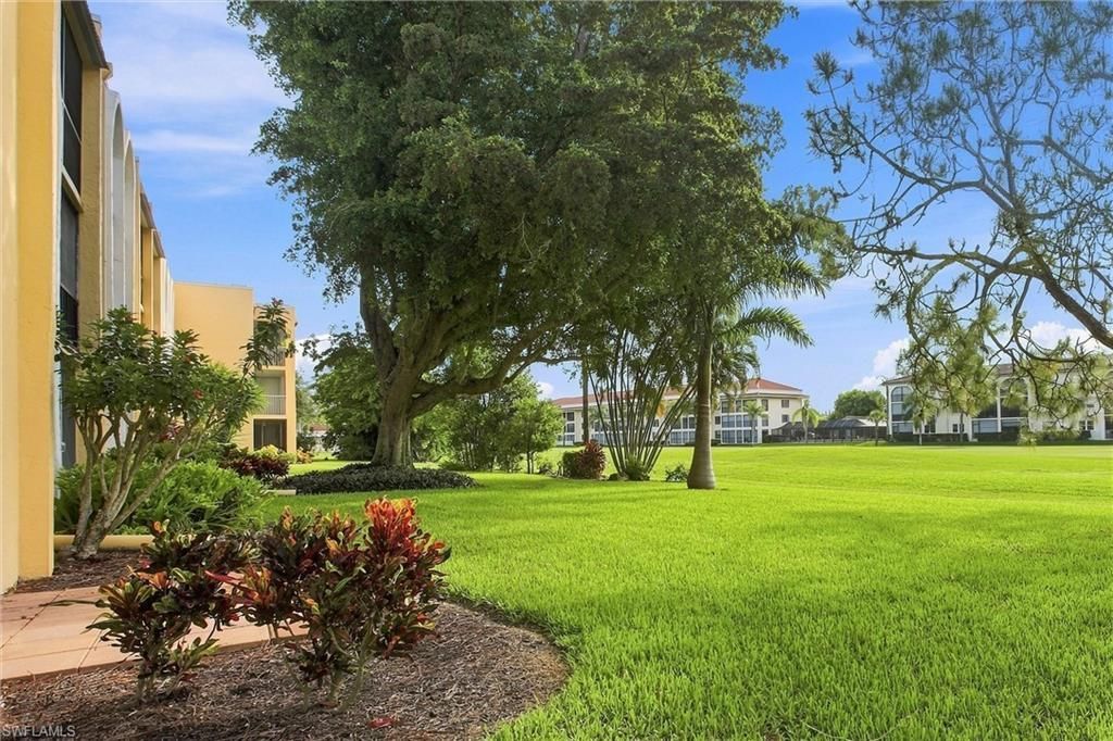 1087 Forest Lakes Dr , Unit 302, Naples, FL 34105 Photo
