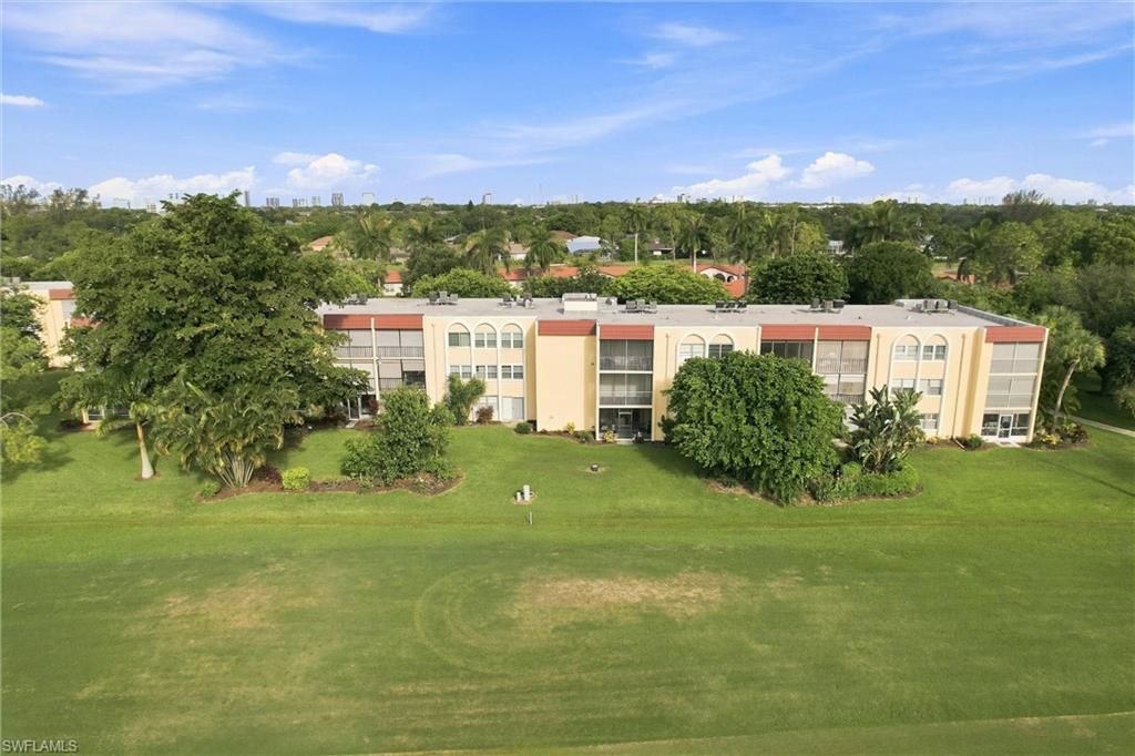 1087 Forest Lakes Dr , Unit 302, Naples, FL 34105 Photo