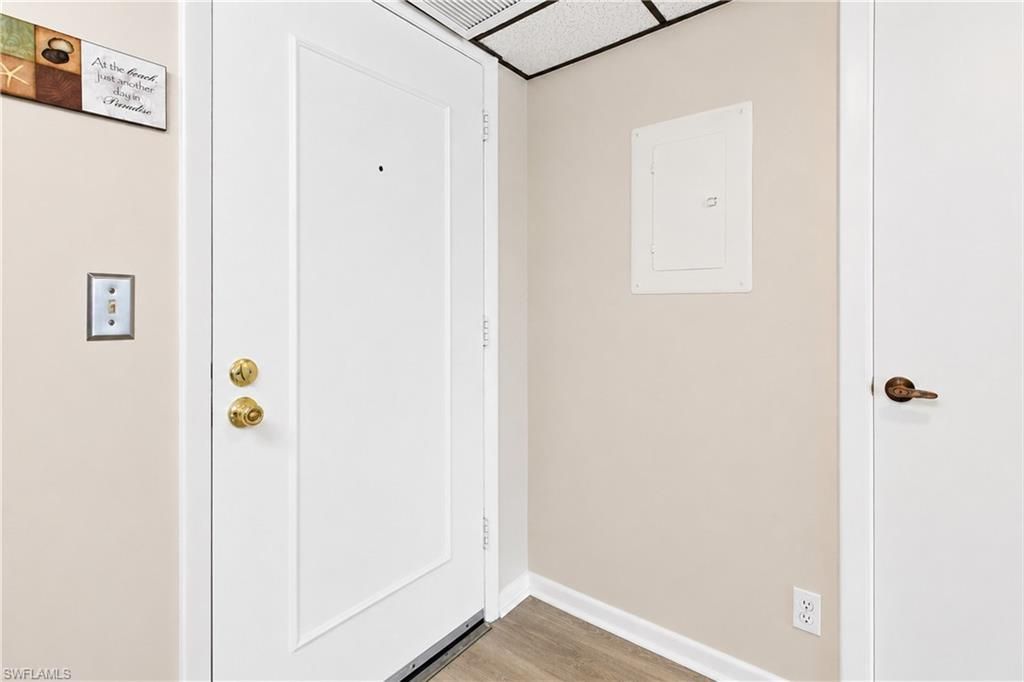 1087 Forest Lakes Dr , Unit 302, Naples, FL 34105 Photo