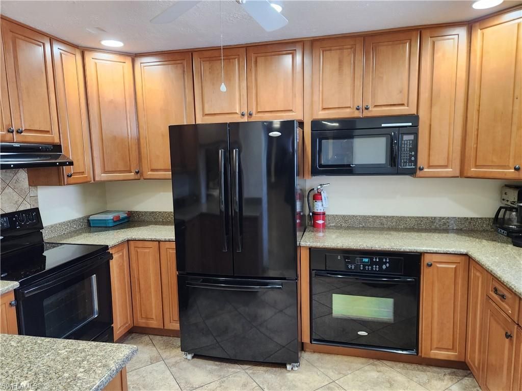 1087 Forest Lakes Dr, Unit 302, Naples, FL 34105 Photo