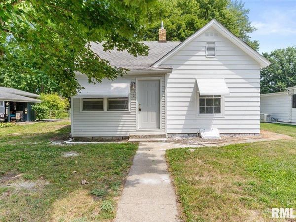 512 S STATE Street, Divernon, IL 62530