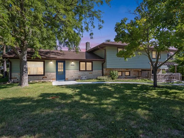 2320 E Sandy Acre Rd, West Bend, WI 53090