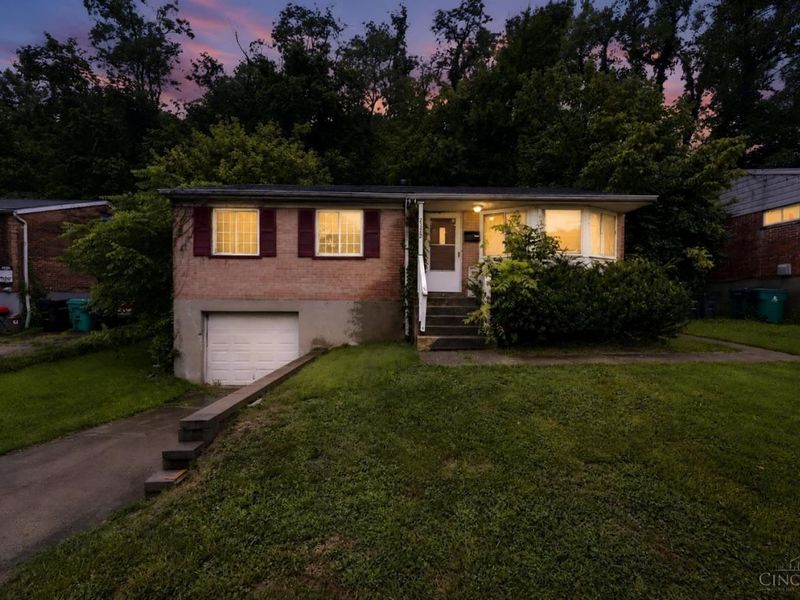 2129 St Leo Place, Cincinnati, OH 45211 Photo 2