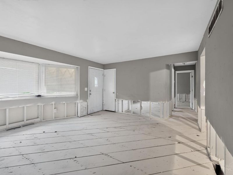 2129 St Leo Place, Cincinnati, OH 45211 Photo 5