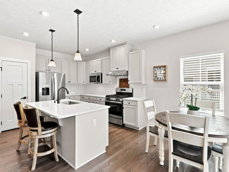 1128 Clover Field, Loveland, OH 45040 Photo 7