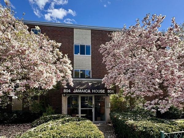 804 Centre St, Unit 2, Boston, MA 02130