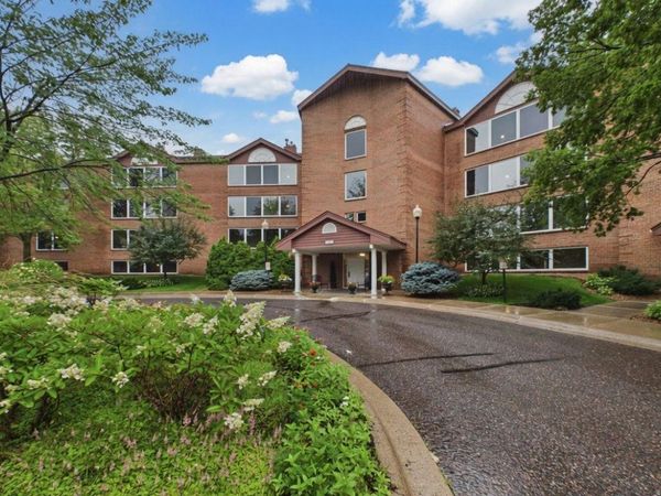 1021 Sibley Memorial Highway, Unit 204, Mendota Heights, MN 55118