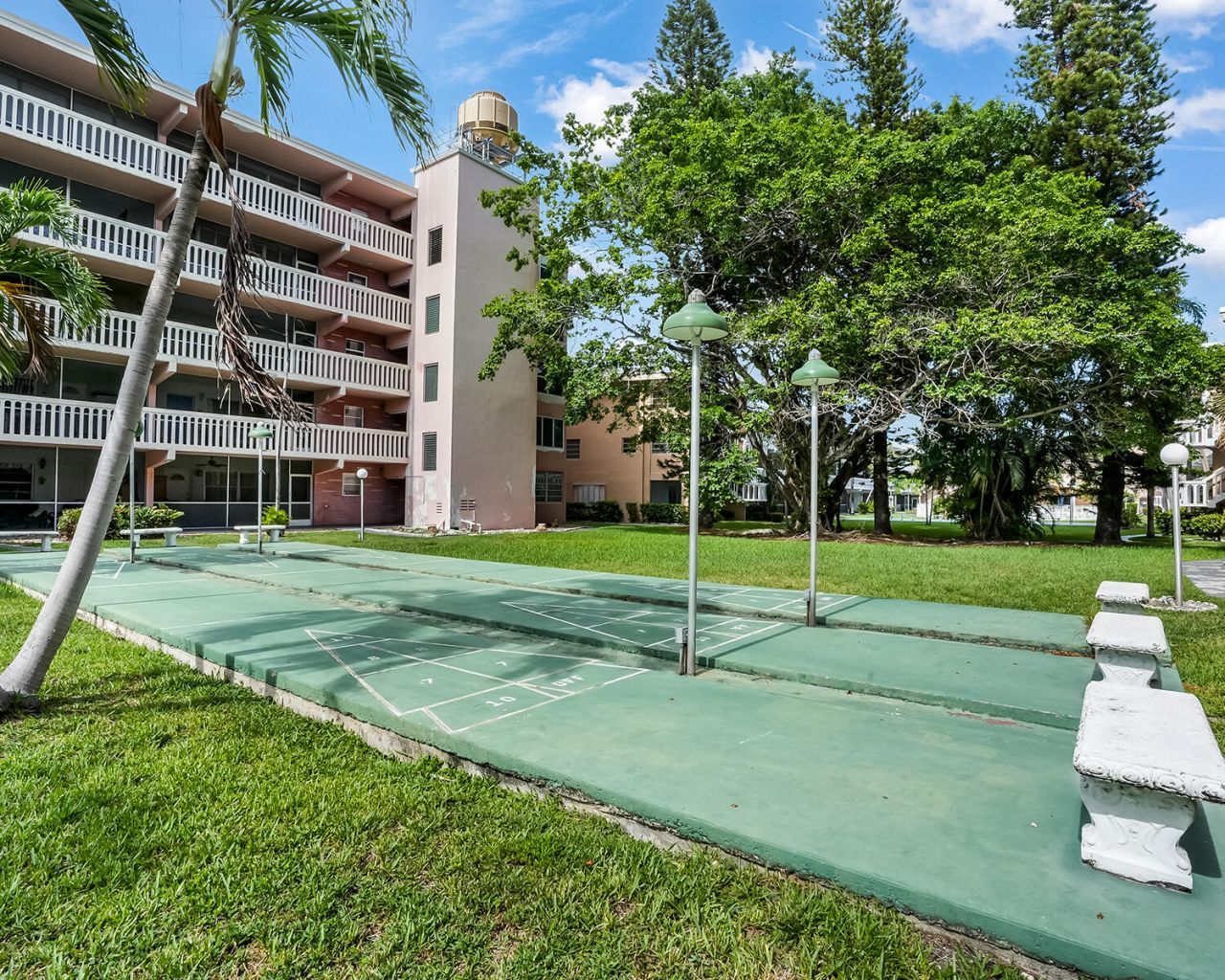180 NE 12th Avenue, Unit 15E, Hallandale Beach, FL 33009 Photo