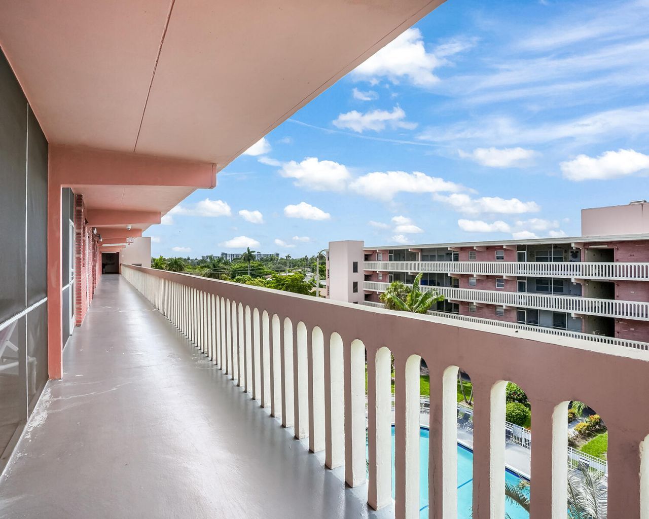 180 NE 12th Avenue, Unit 15E, Hallandale Beach, FL 33009 Photo