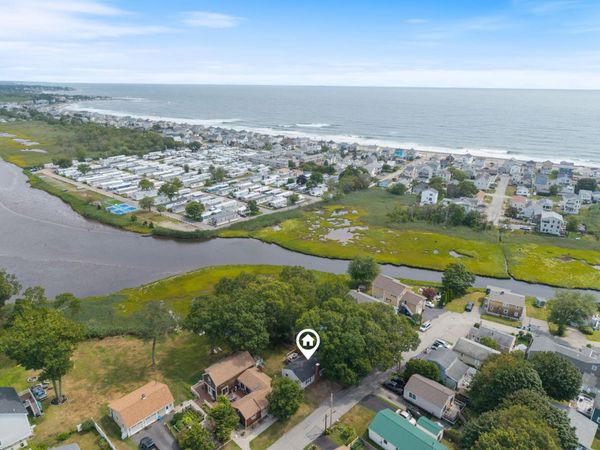 24 Walnut Avenue, Hampton, NH 03842