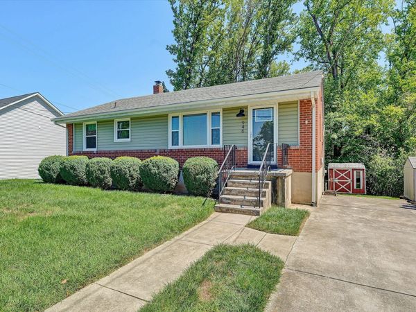 946 Red LN , Salem, VA 24153