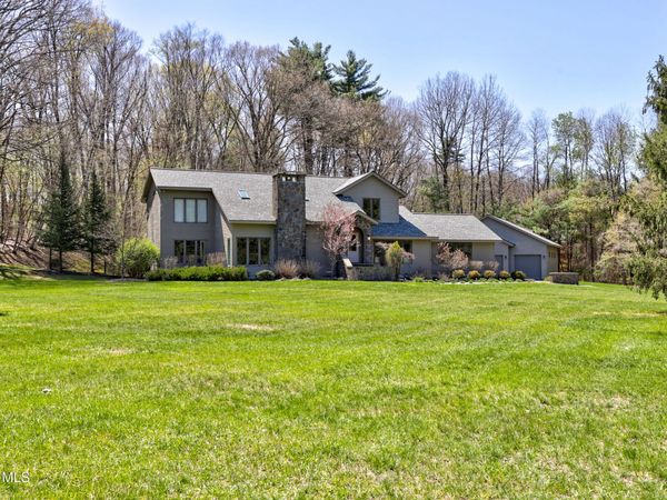 1 Rainbow Way, Malta, NY 12020