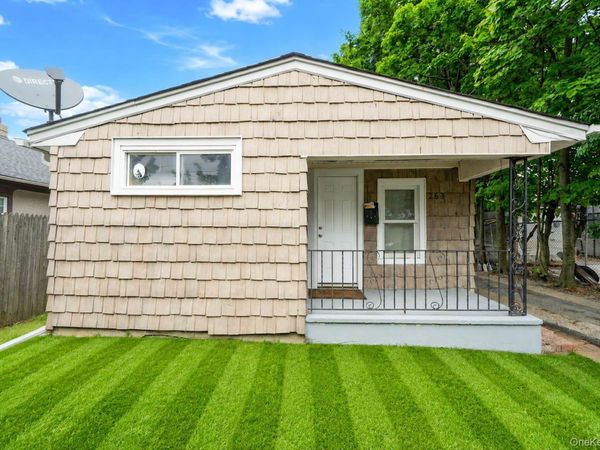 263 Valcour Avenue, Uniondale, NY 11553