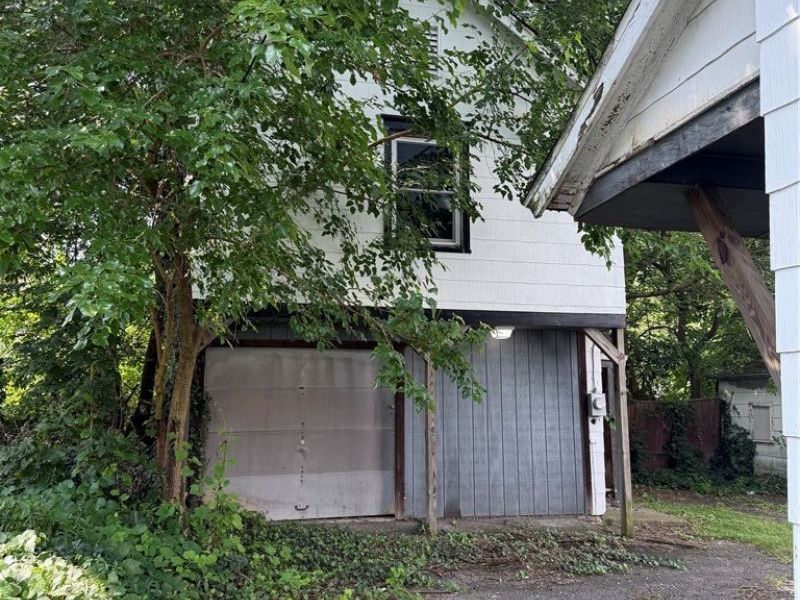 338 E Thornton Street, Akron, OH 44311 Photo 2