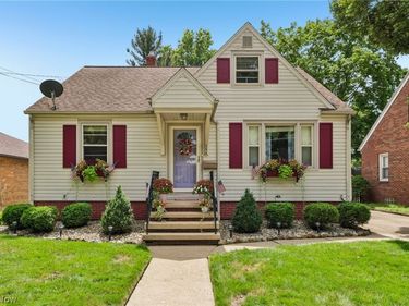 394 E Park Avenue, Barberton, OH 44203