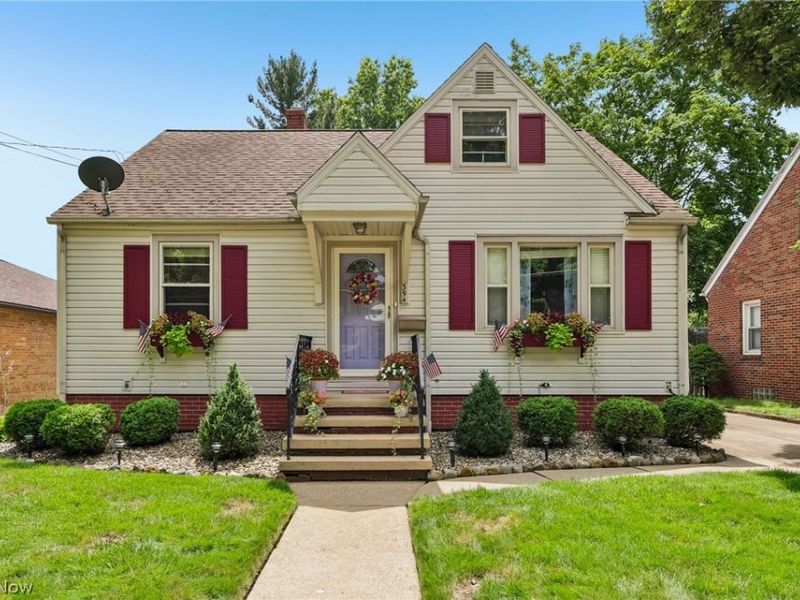 394 E Park Avenue, Barberton, OH 44203 Photo 1