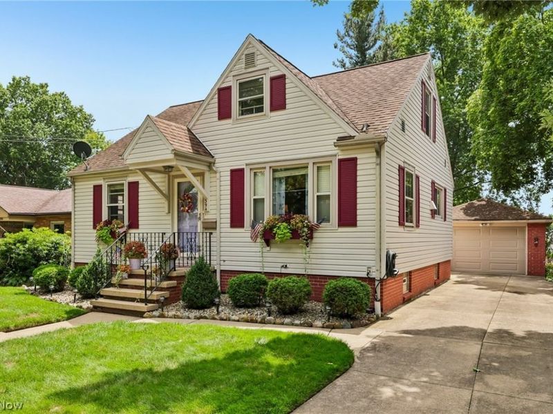 394 E Park Avenue, Barberton, OH 44203 Photo 4