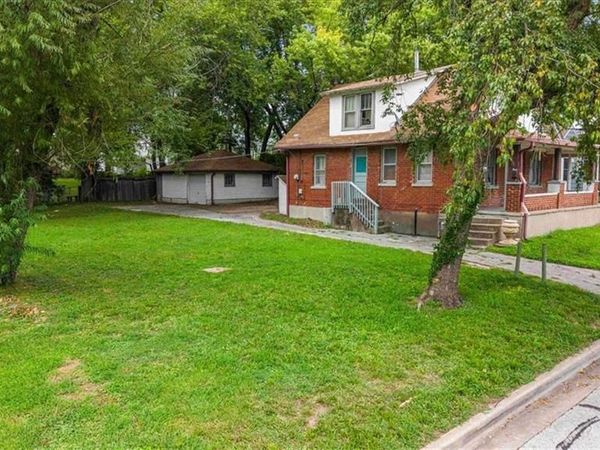 2330 W 48th Street, Westwood, KS 66205