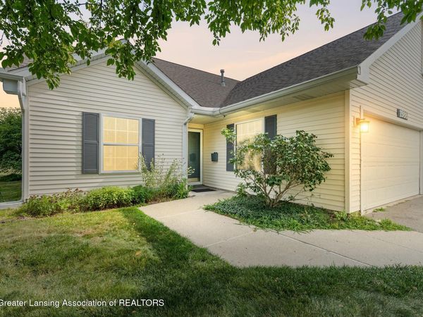 1988 Searl Court, East Lansing, MI 48823