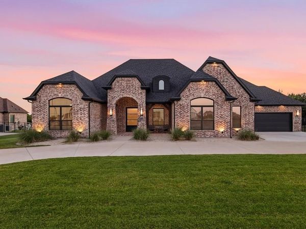 1085 Peppy San Drive , Lucas, TX 75002