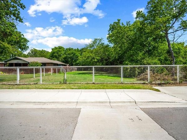 6900 Craig Street, Fort Worth, TX 76112
