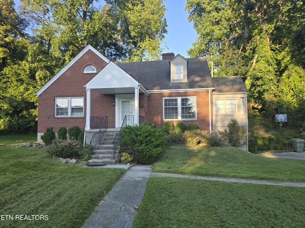 400 Gloucester Ave, Middlesboro, KY 40965