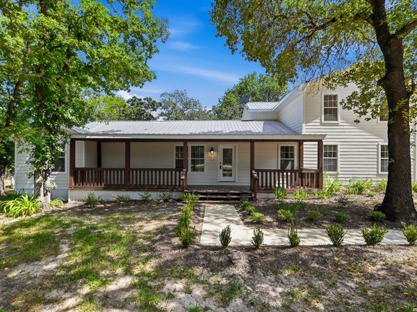 241 OAK HOLLOW DR, La Vernia, TX 78121