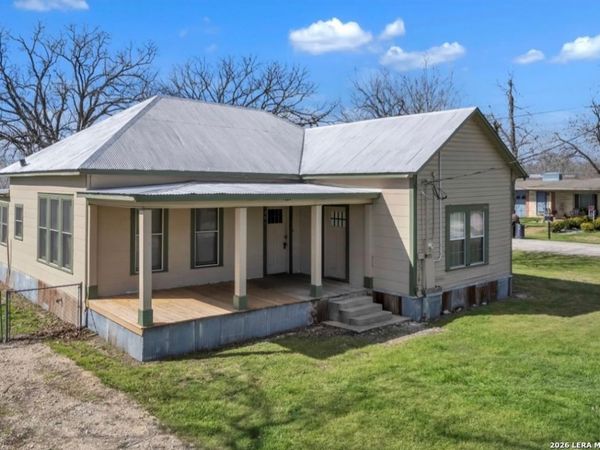 301 N Cunningham, Marion, TX 78124