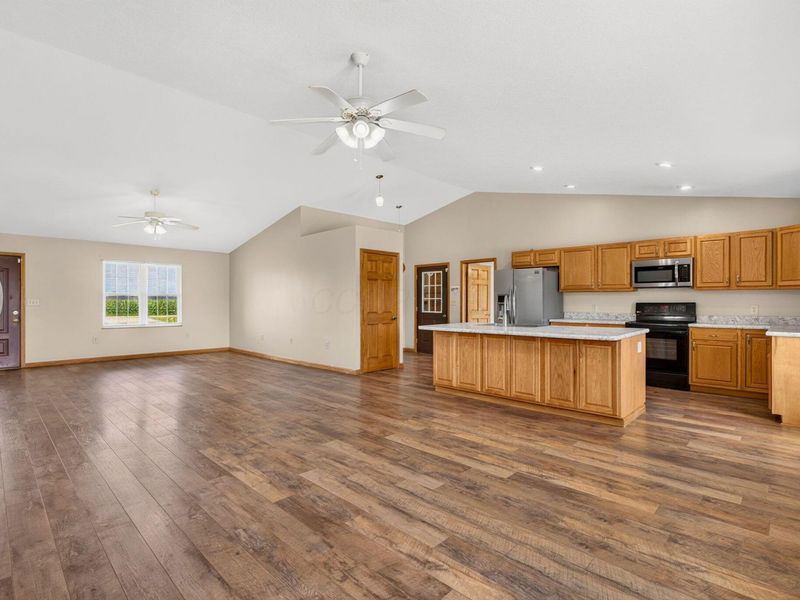 3857 Miller Road , Ashville, OH 43103 Photo 14