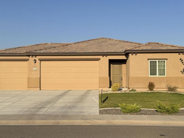 818 Karry Way, Fallon, NV 89406