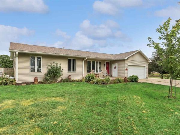 600 S Riggs St., Lone Tree, IA 52755