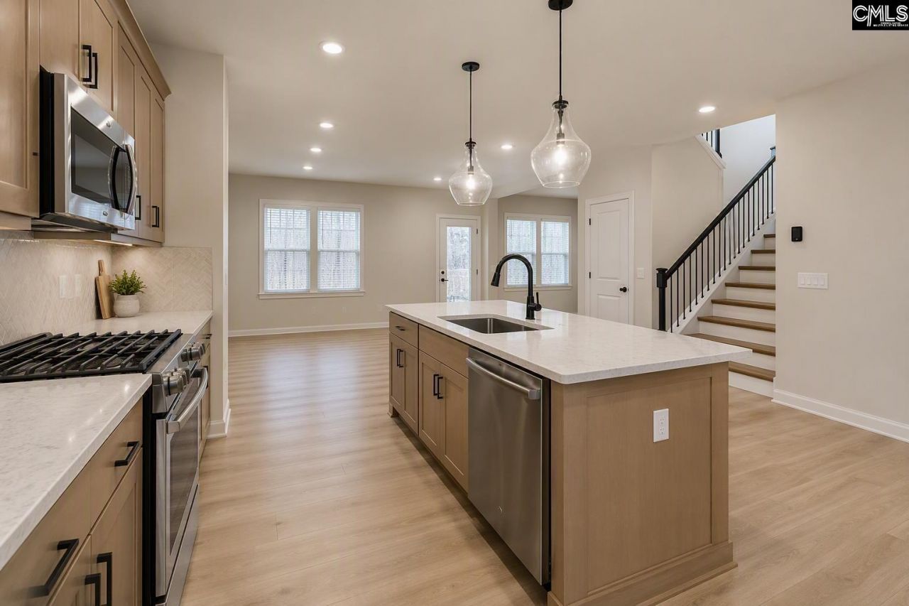 619 Griffon Drive  Photo 9