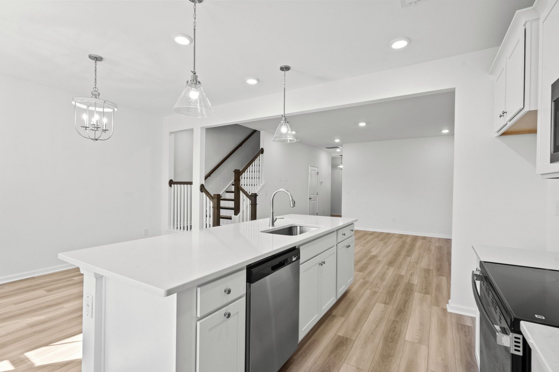 698 Bolder Way Photo 10