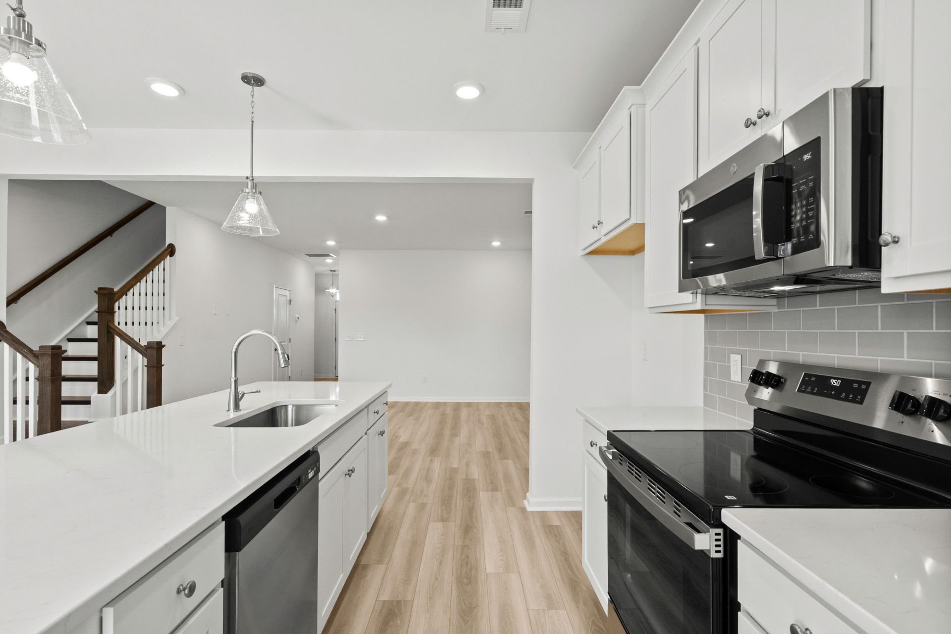 698 Bolder Way Photo 11