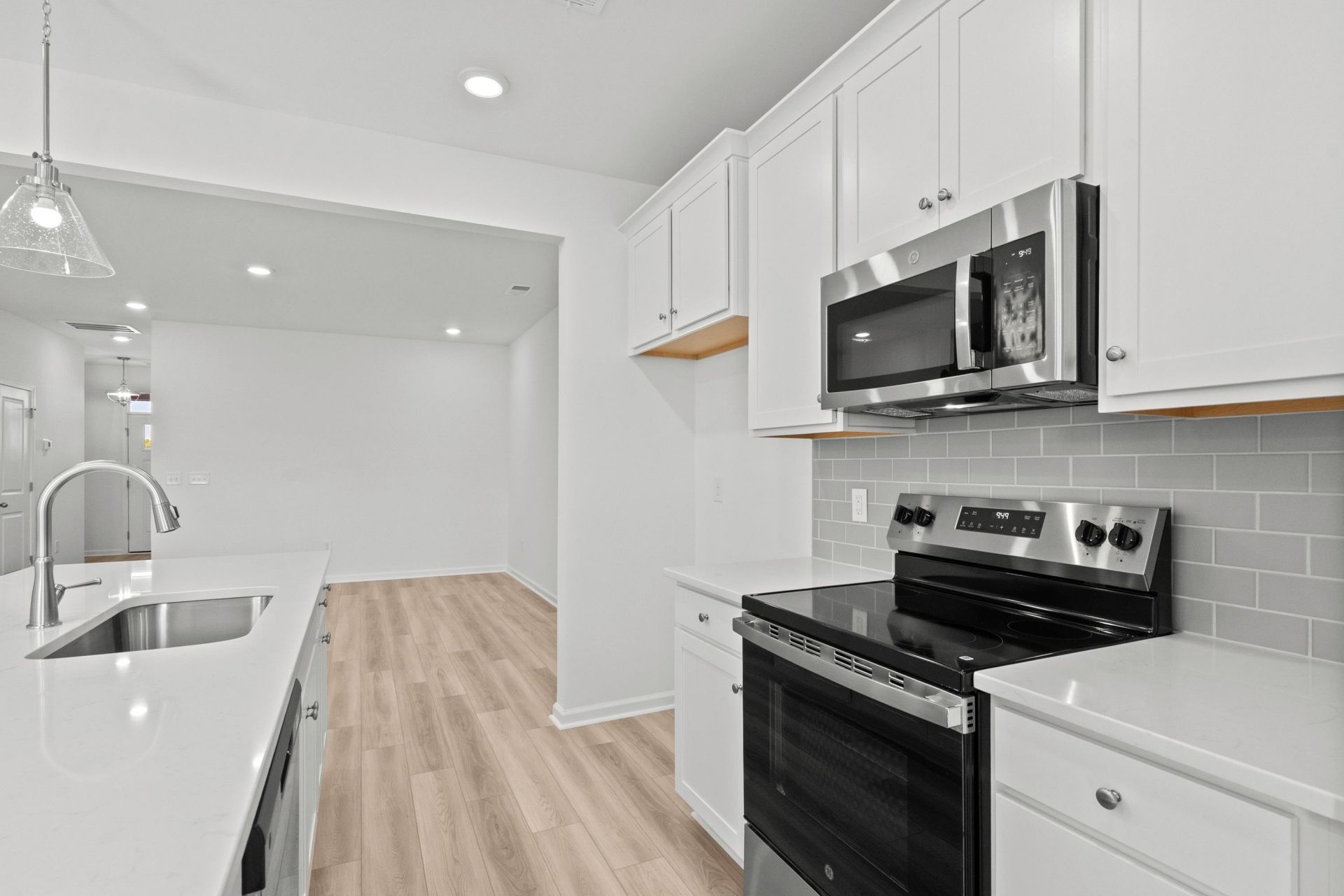 698 Bolder Way Photo 12