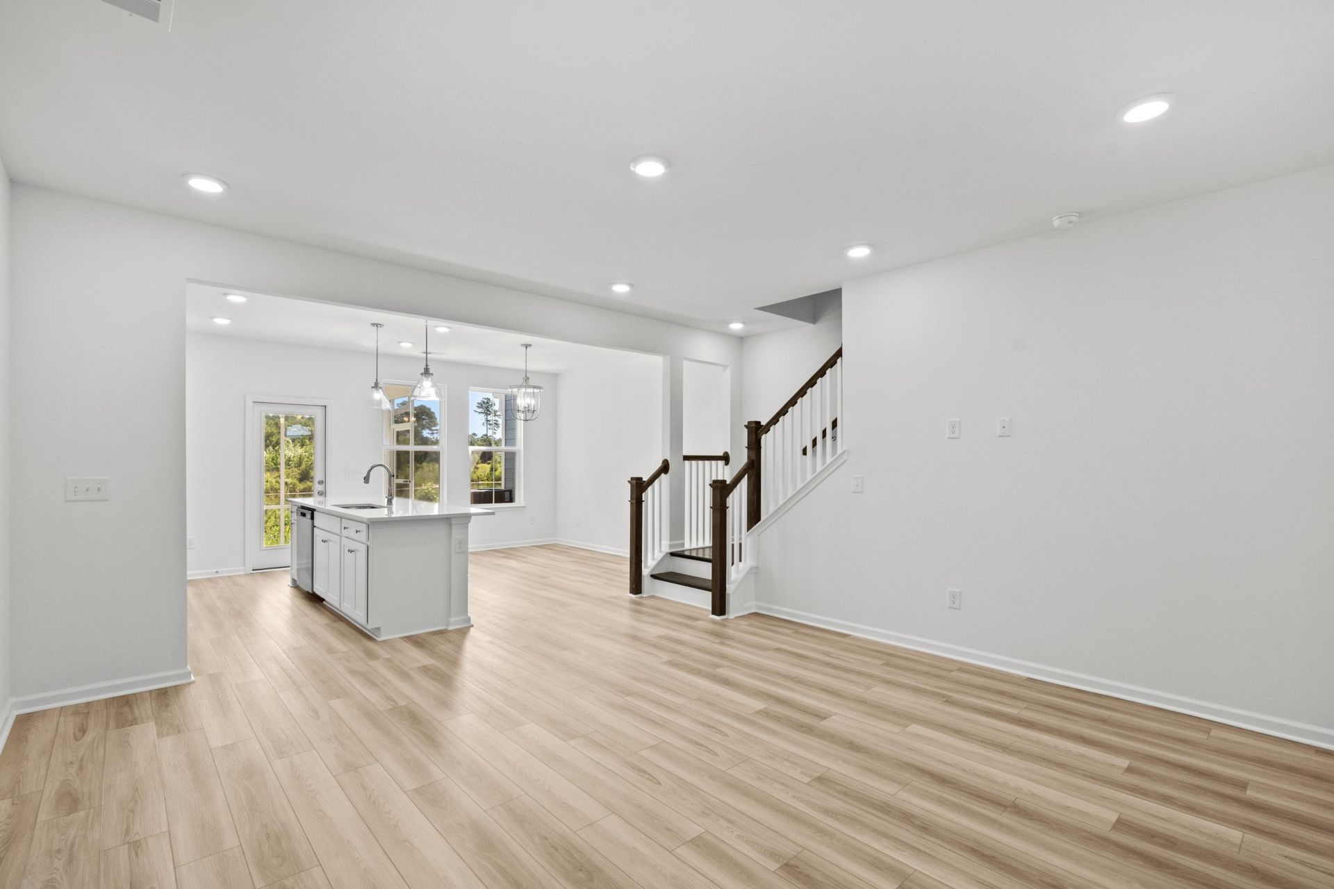 698 Bolder Way Photo 17