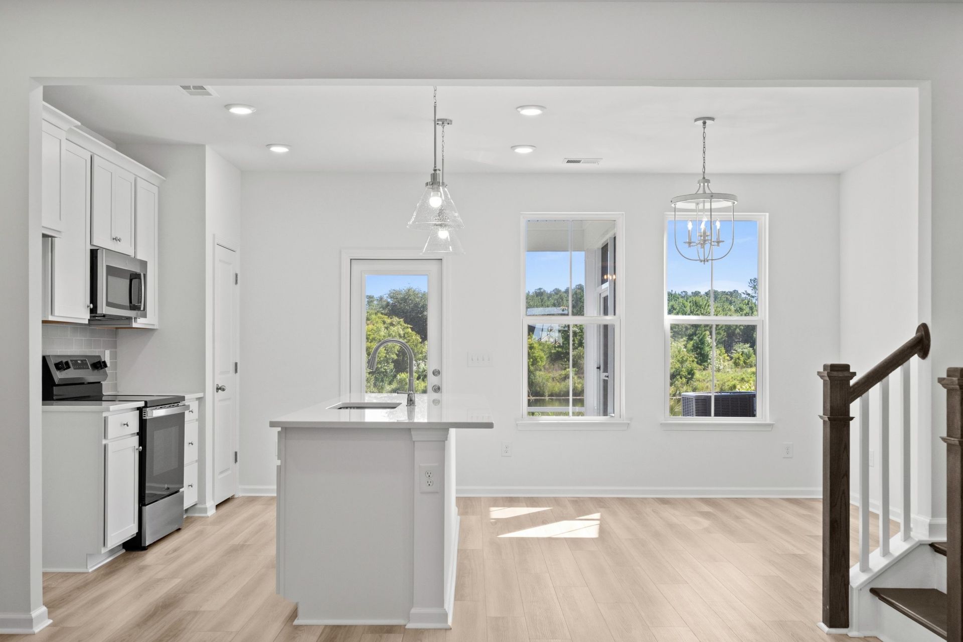 698 Bolder Way Photo 7