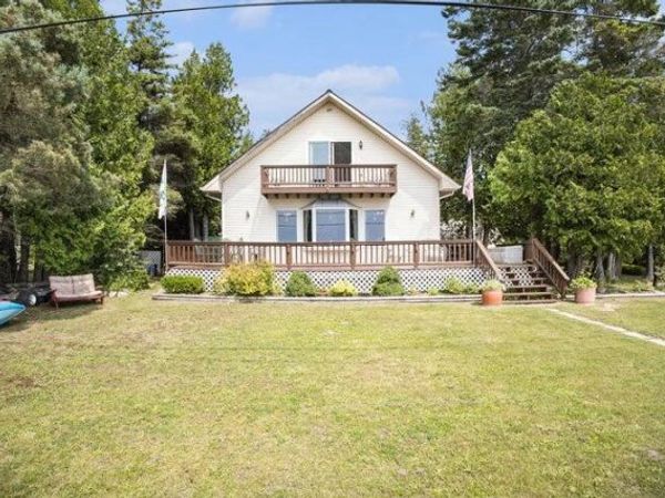 1445 US-2, St. Ignace, MI 49781