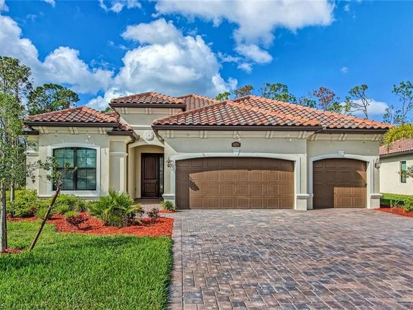 9387 Vercelli CT, NAPLES, FL 34113