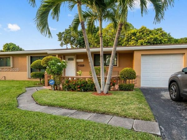 2200 Alcazar Dr , Miramar, FL 33023
