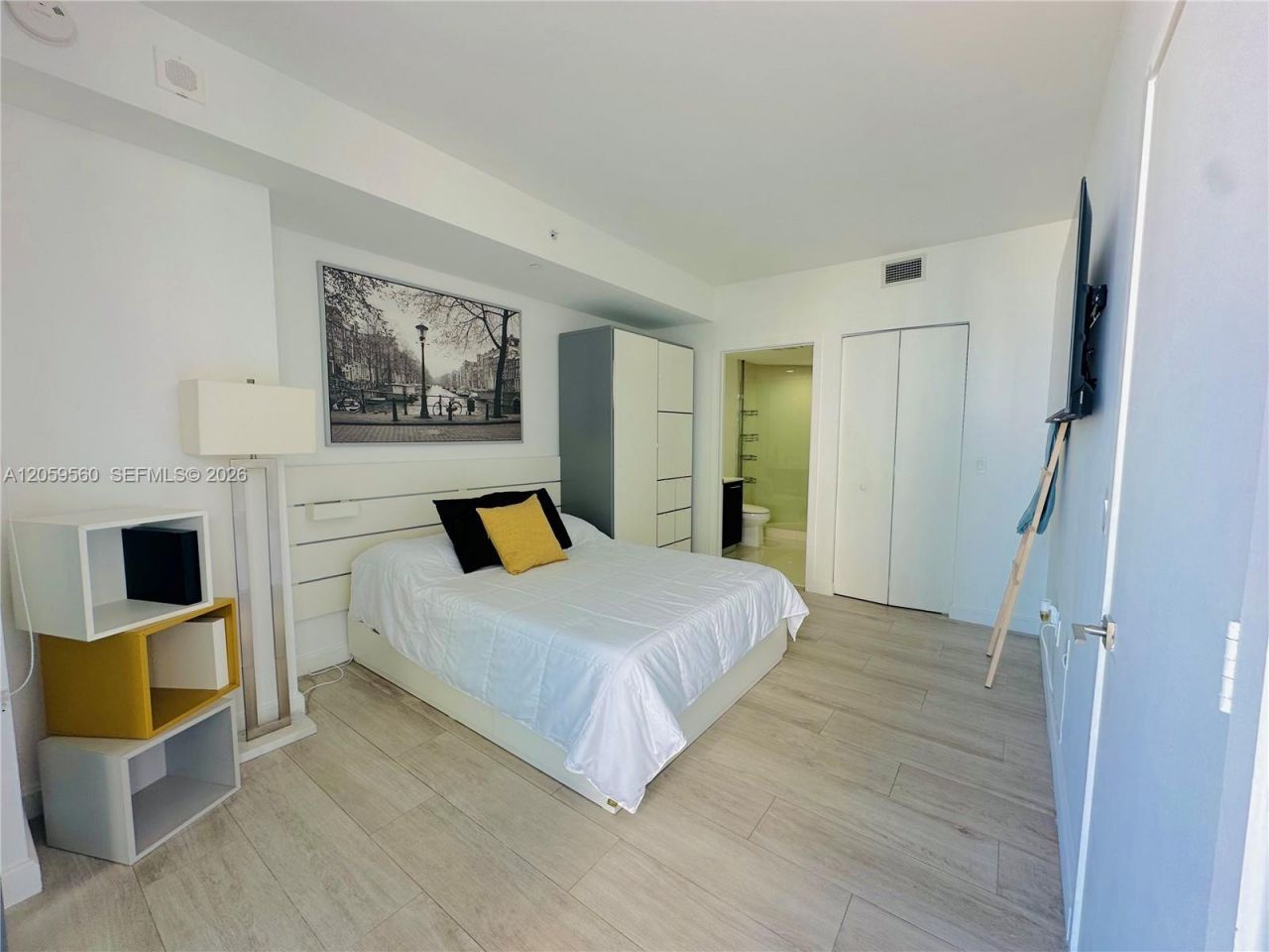 45 SW 9th St , Unit 2501, Miami, FL 33130 Photo