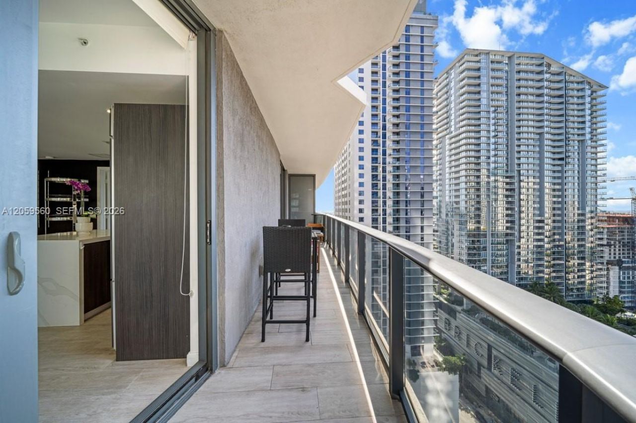 45 SW 9th St, Unit 2501, Miami, FL 33130 Photo