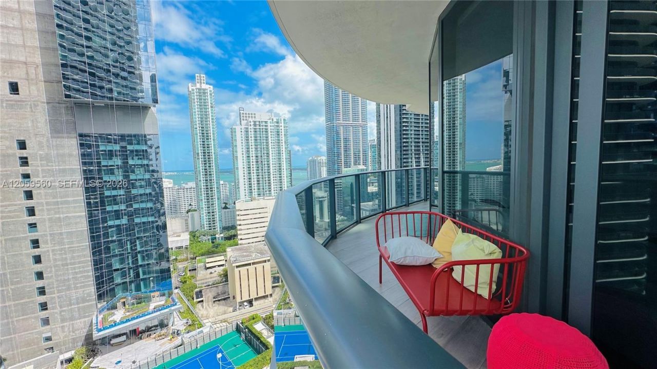 45 SW 9th St , Unit 2501, Miami, FL 33130 Photo