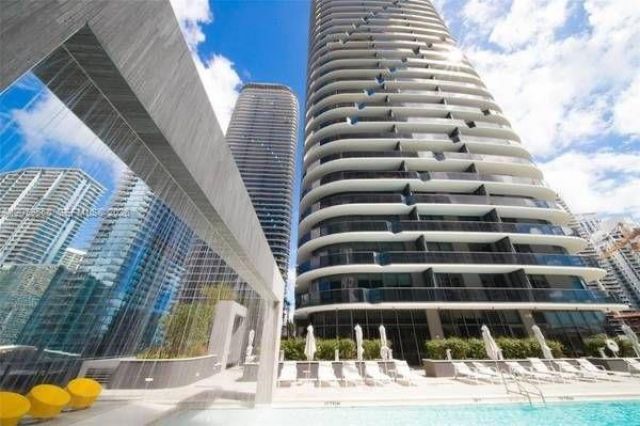 45 SW 9th St , Unit 2501, Miami, FL 33130 Photo