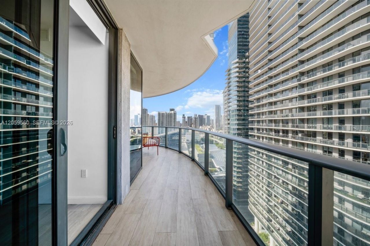 45 SW 9th St, Unit 2501, Miami, FL 33130 Photo