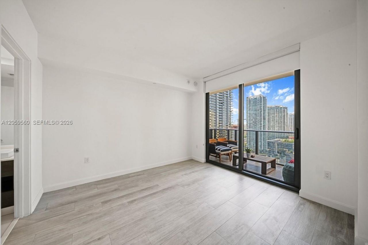 45 SW 9th St, Unit 2501, Miami, FL 33130 Photo