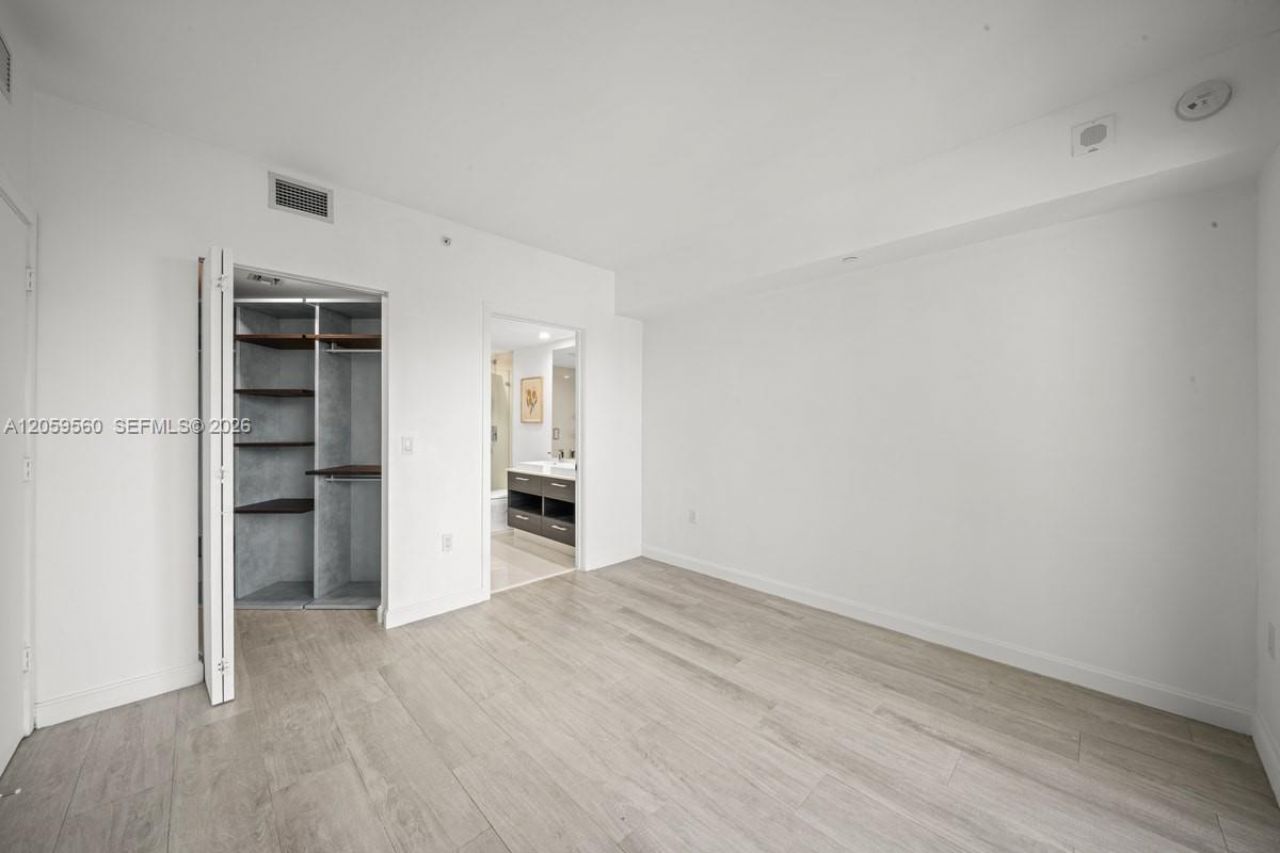 45 SW 9th St, Unit 2501, Miami, FL 33130 Photo
