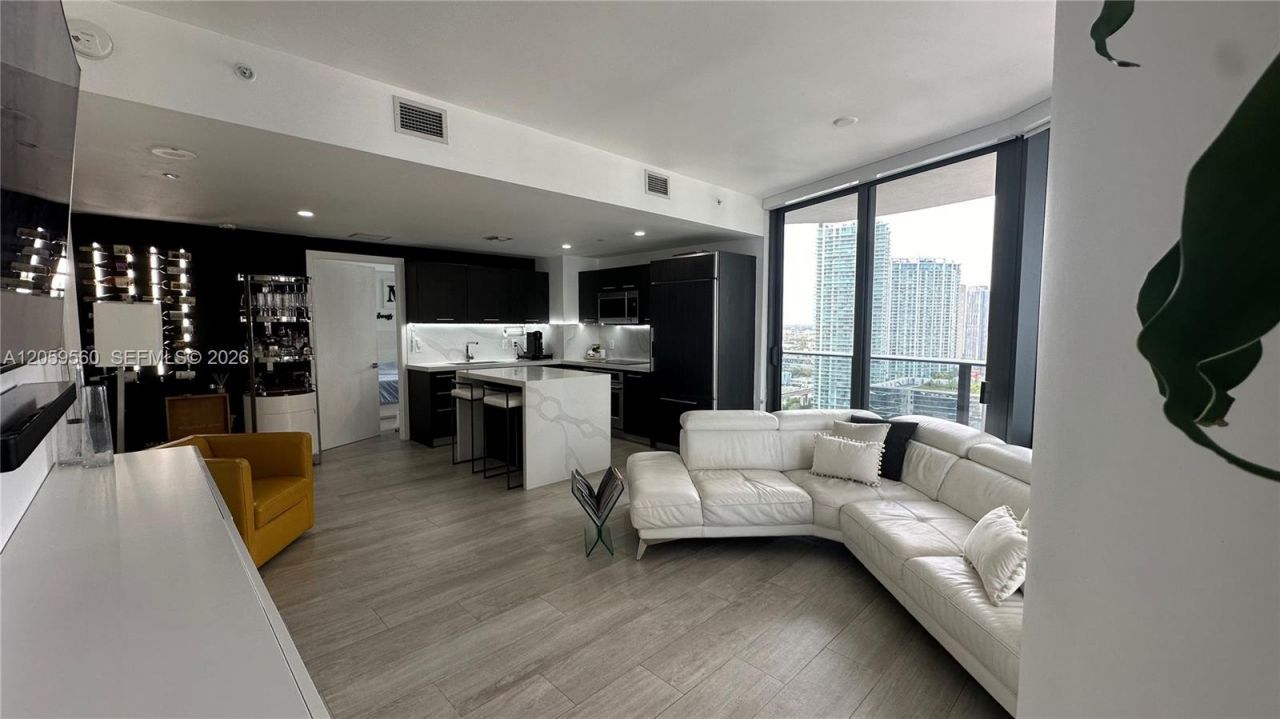 45 SW 9th St , Unit 2501, Miami, FL 33130 Photo