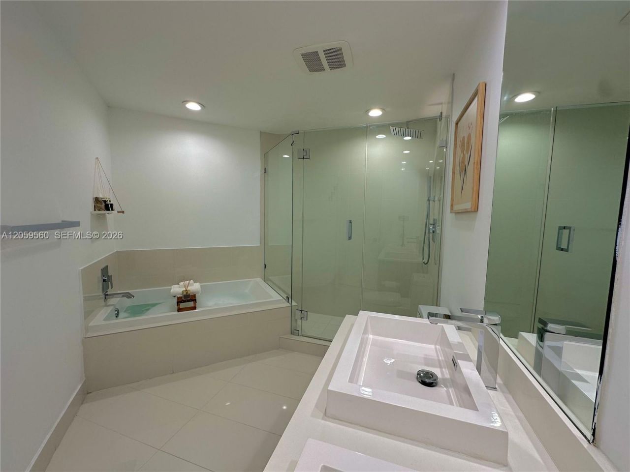 45 SW 9th St , Unit 2501, Miami, FL 33130 Photo