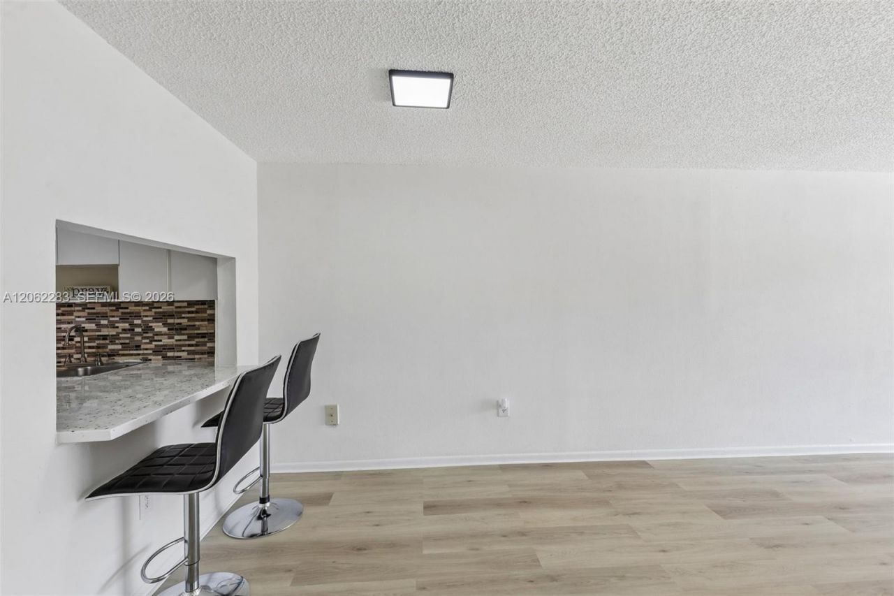 1900 W 68th St , Unit B203, Hialeah, FL 33014 Photo
